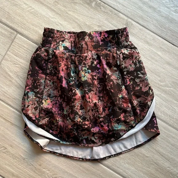 Lululemon Hotty Hot High-Rise Skirt - Picture 3 of 15